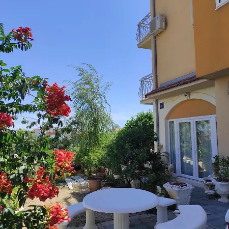 White Pigeon Apartamento Split