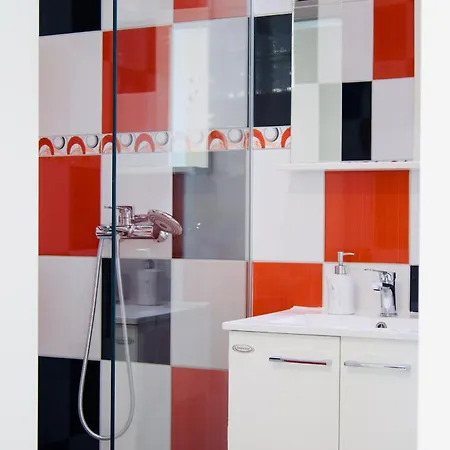 White Pigeon Apartment *